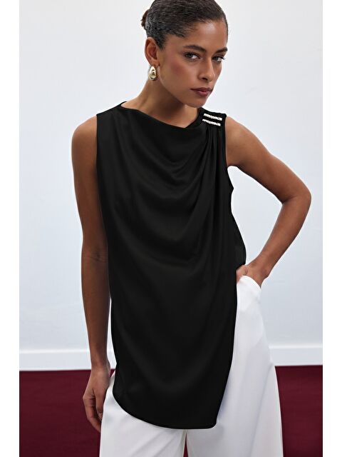 SATEEN Aksesuar Detaylı Kolsuz Bluz - Siyah - S000503872-19351
