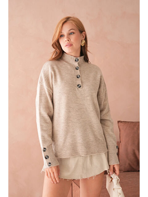 carla10 Kadın Dik Yaka Kolları Düğme Detaylı Yumuşak Dokulu Şardonlu Triko Kazak - S000498890-26429