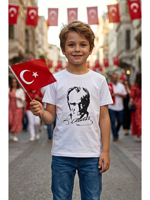 ZUZUNGA Atatürk Baskılı Beyaz Renk T-Shirt