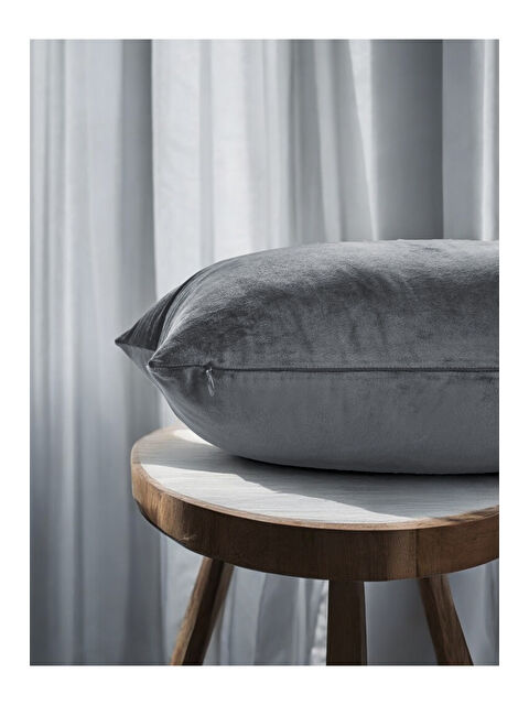 Asdiva Malcolm Kadife Dokulu Koyu Gri Kırlent Kılıfı-45x45 - S000459139-29351