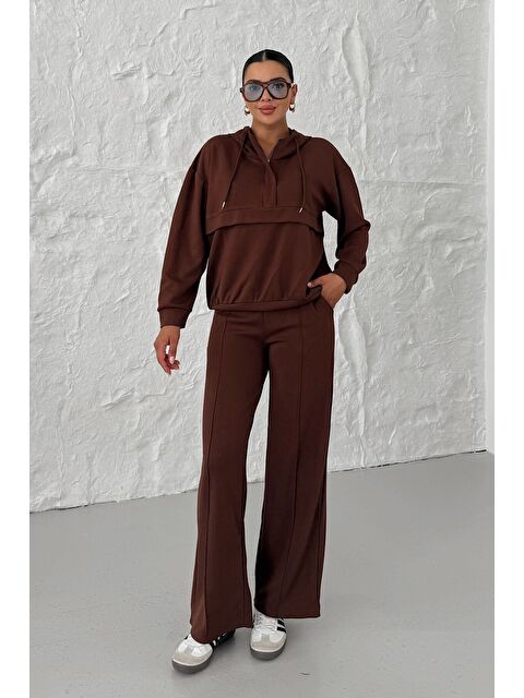 Trendseninle Kadın Kahverengi Kapüşonlu Biye Detaylı Yarım Fermuarlı Kanguru Cepli Alt-Üst Takım - S000428071-19413