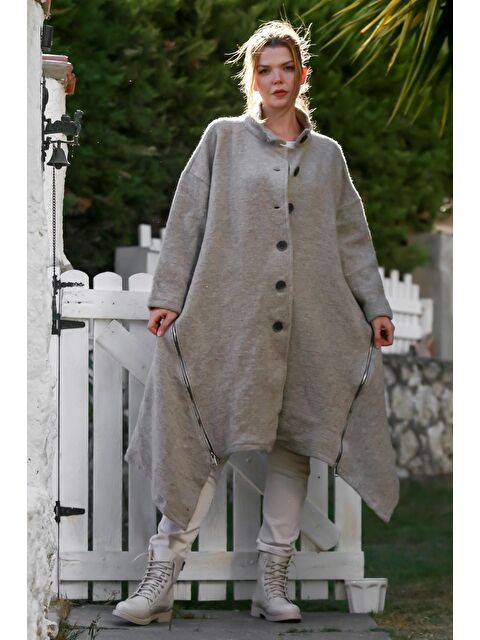 Chiccy İtalyan Bej Hakim Yaka Uzun Kol Fermuarlı Gizli Cepli Kaşe Oversize Dokuma Kaban 105 70 - S000469134-19928