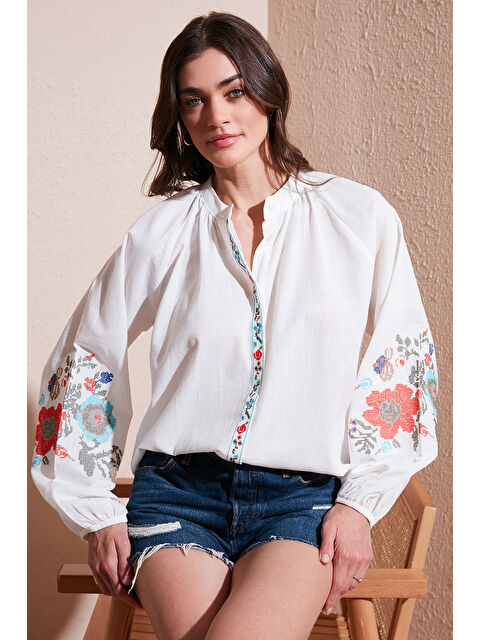 Lela Nakışlı Pamuklu Regular Fit Balon Kol Yazlık Kadın Gömlek 611BZ0173 - S000020280-37235