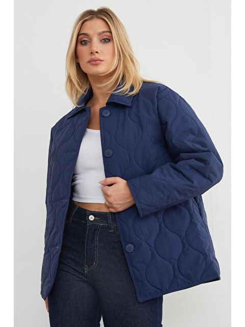 Fullamoda Su Yolu Desenli Kapitone Oversize Düğmeli Mont - S000440862-21164