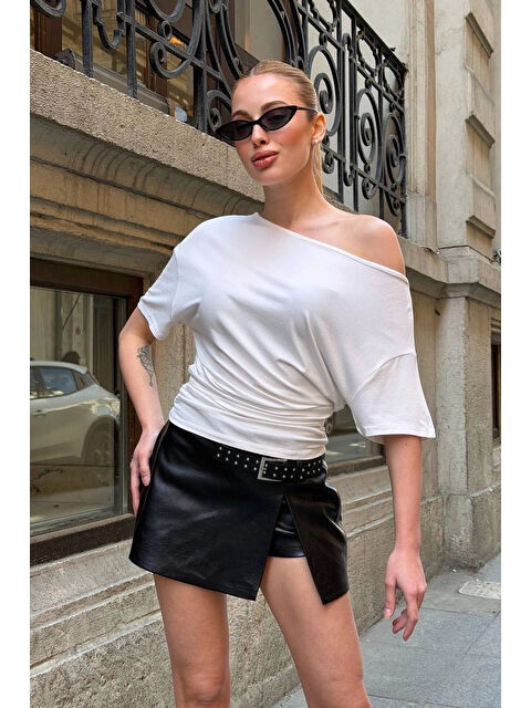 eka Kadın Beyaz Asimetrik Bluz 412