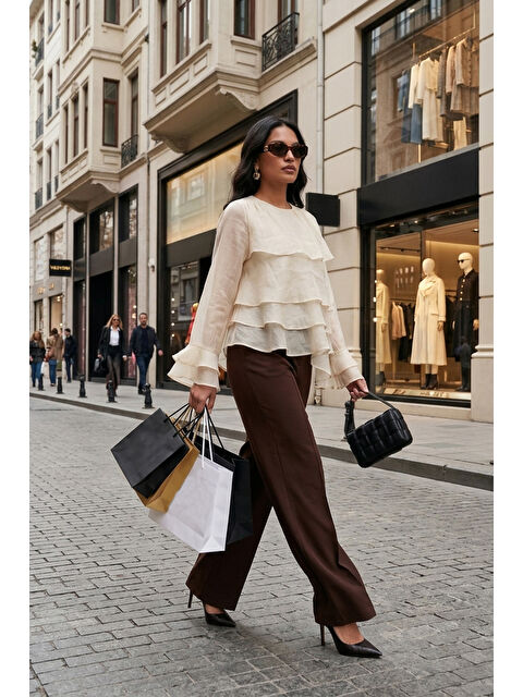 Lela Fırfırlı Relaxed Fit Uzun Kollu Yuvarlak Bluz 6835049