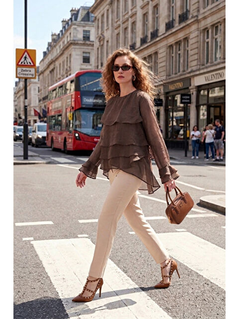 Lela Fırfırlı Relaxed Fit Uzun Kollu Yuvarlak Bluz 6835049