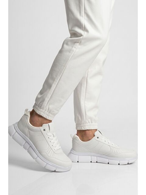 Walkway Beyaz Bağcıklı Hafif Esnek Erkek Sneaker BST-2016 M