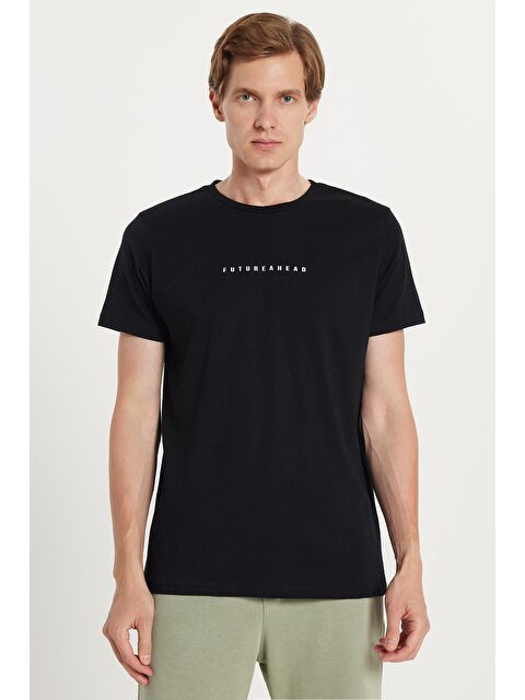 TUDORS Erkek Slim Fit Dar Kesim %100 Pamuk Yumuşak Dokulu Baskılı Siyah Bisiklet Yaka Tişört - S000494306-19351