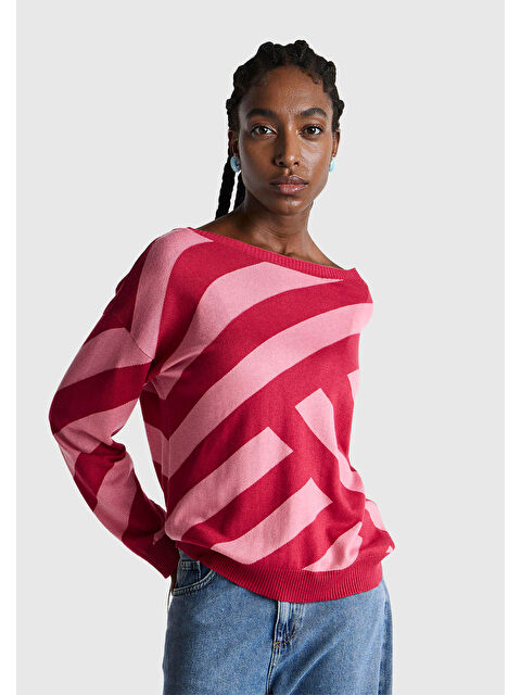 United Colors Of Benetton Kadın Fuşya Viskoz ve Yün Karışımlı Çizgi Desenli Kayık Yaka Kazak - S000461641-18686