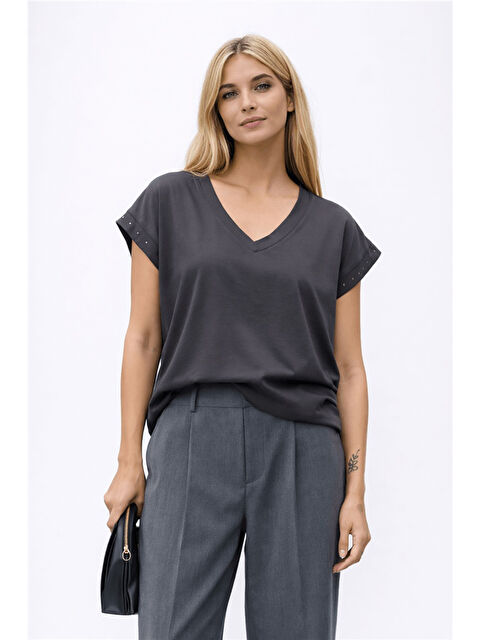 Fashion Friends Pamuklu Regular Fit V Yaka Kadın Bluz 26Y0034K1