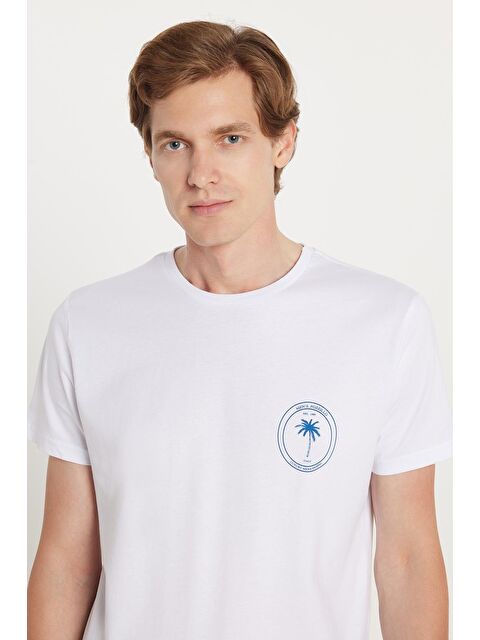 TUDORS Erkek Slim Fit Dar Kesim %100 Pamuk Yumuşak Dokulu Baskılı Beyaz Bisiklet Yaka Tişört - S000494326-20063