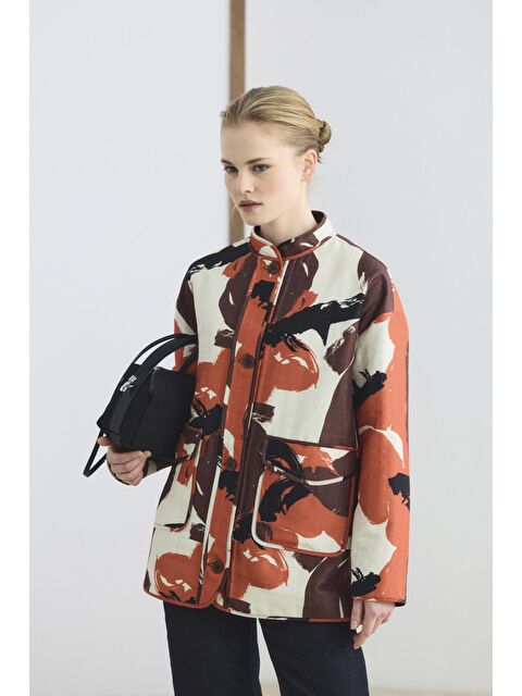 Kadriye Baştürk Desenli Hakim Yaka Kapak Cepli İnce Kapitone Ceket Kahverengi - S000510802-19413