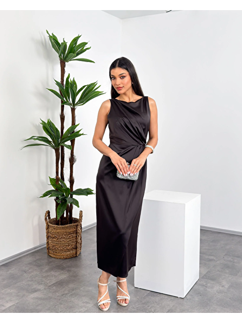 Mialora Kayık Yaka Bel Pileli Önden Yırtmaçlı Kolsuz Diz Boy Tam Kalıp Kadın Elbise - S000514053-19413