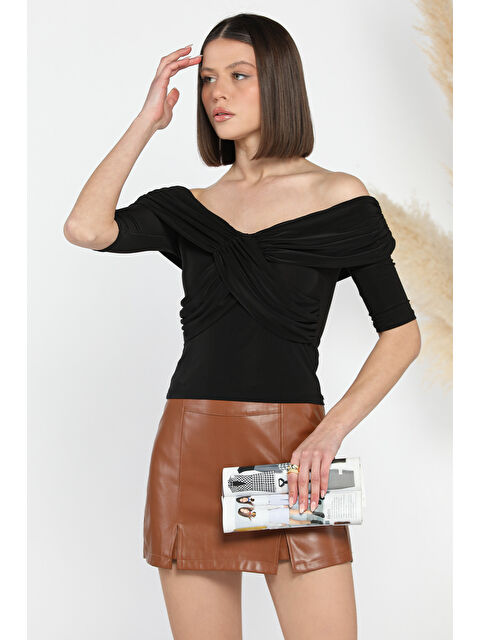 Gülseli Madonna Yaka Drapeli Kadın Crop Bluz - S000361111-19351