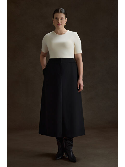 AKER Siyah Dokuma Etek