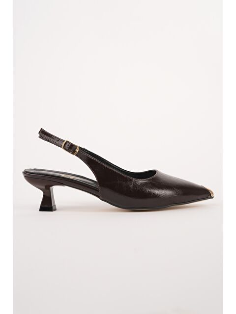 Muggo VUXİA Sivri Burun Metal Burun Detaylı Arkası Açık Kadın Topuklu Ayakkabı