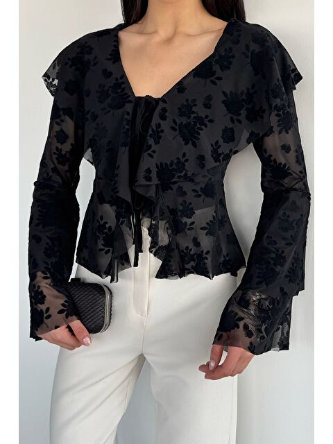 Gülseli Kadın Atlet Kombinli Ön Bağlamalı Güpürlü Bluz