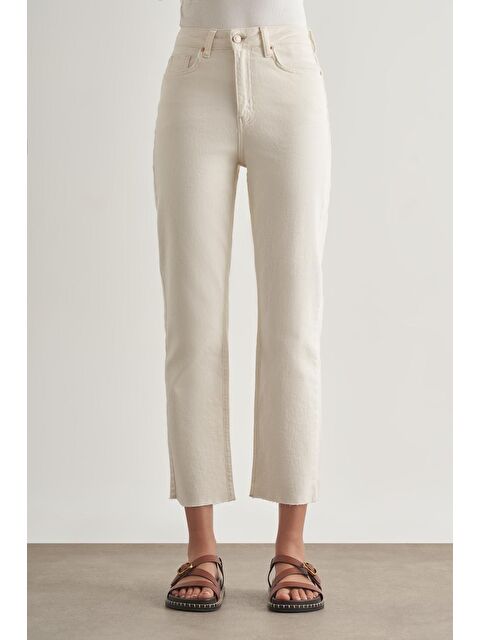 Mizalle Kesik Paça Mom Fit Ekru Denim Pantolon - S000394768-19965