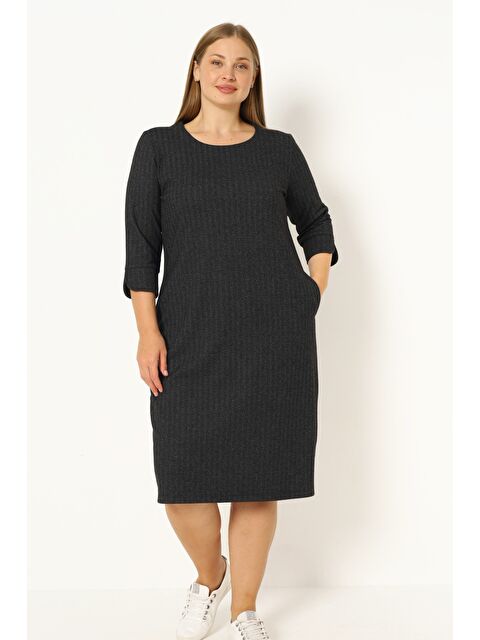 Intensive Kadın Büyük Beden Antrasit Jakarlı Cepli Truvakar Kollu Anvelop Elbise - S000487027-29666