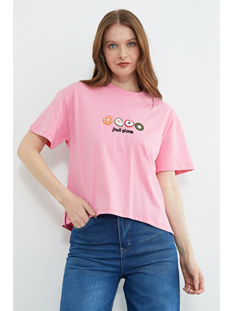 Fullamoda Meyve Nakışlı Yırtmaçlı Oversize Tişört - S000532024-20024
