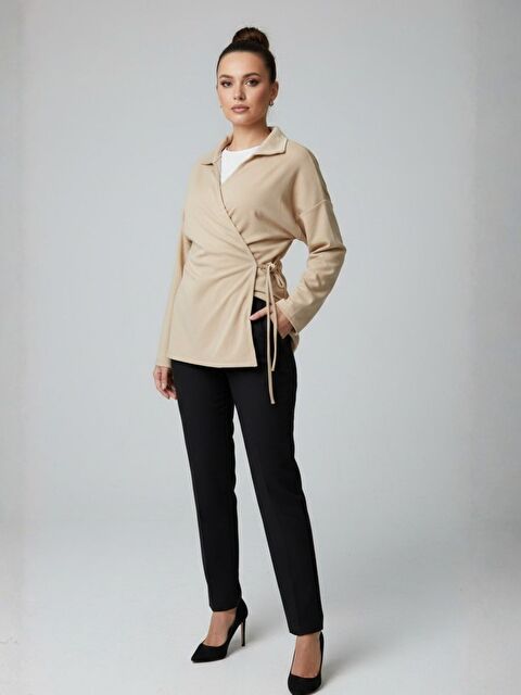 Trendseninle Kadın Bej Elastanlı Krep Kumaş Bel Bağlama Detay Gömlek Yaka Ceket - S000498913-19928