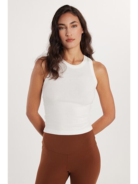 TUDORS Kadın Modal Kumaş Slim Fit Dar Kesim Bisiklet Yaka Ekru Body Atlet - S000525940-19965