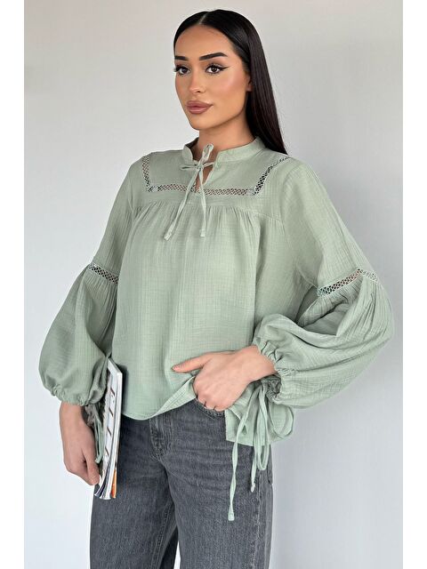 Gülseli Kadın Kol Bağcıklı Güpürlü Bluz