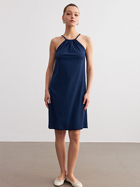 Trendseninle Laci Boyundan Bağlamalı Krinkıl Mini Elbise