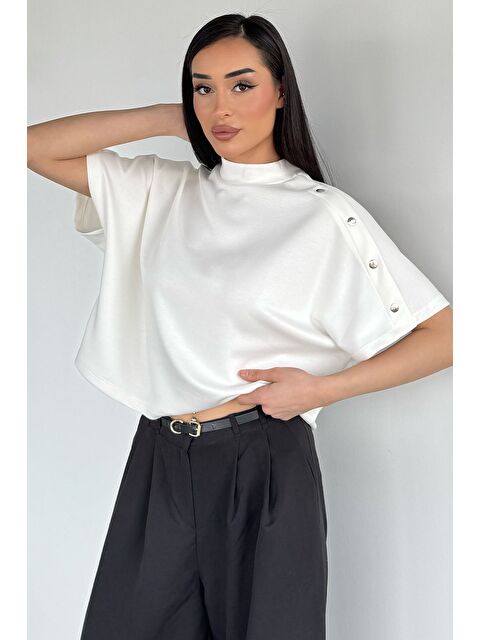 Gülseli Omuz Detaylı Yarasa Kol Bluz