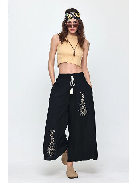 Hazelin Kadın Siyah Beli Lastikli Nakış Detaylı Bol Kesim Viskon Pantolon HZL25S-VM10301 - S000403999-19351