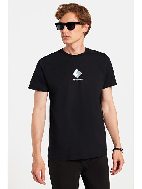 TUDORS Erkek Slim Fit Dar Kesim %100 Pamuk Yumuşak Dokulu Baskılı Siyah Bisiklet Yaka Tişört - S000494349-19351