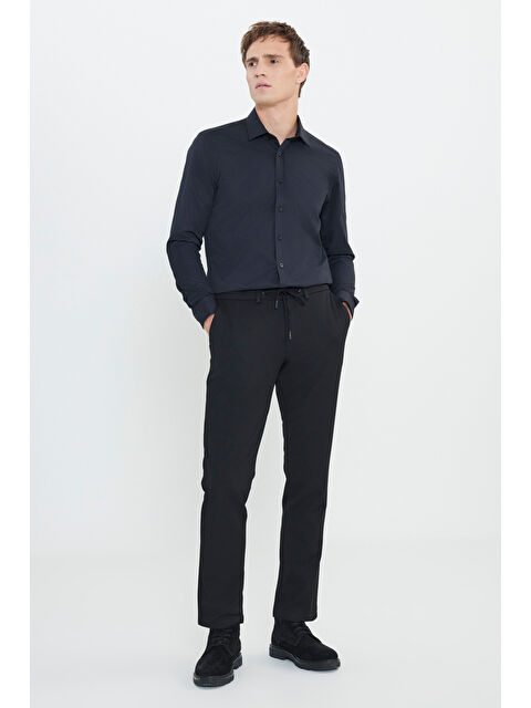 Altınyıldız Classics Erkek Siyah Slim Fit Dar Kesim Beli Bağlamalı Yan Cep Casual Pantolon