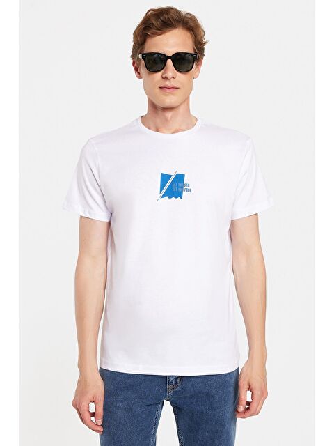 TUDORS Erkek Slim Fit Dar Kesim %100 Pamuk Yumuşak Dokulu Baskılı Beyaz Bisiklet Yaka Tişört - S000494350-20063