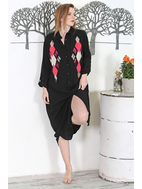 Chiccy Siyah Gömlek Yaka Düğmeli Uzun Kollu Gizli Cepli Nakışlı Aplikeli Casual Dokuma Elbise