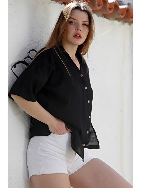 Chiccy Siyah Gömlek Yaka Kısa Kol Düğmeli Yıkamalı Yırtmaçlı Casual Dokuma Gömlek 66 60 - S000367596-19351