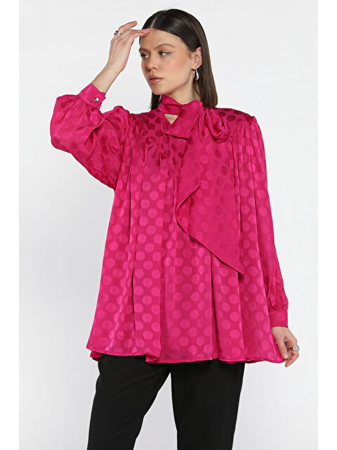 Gülseli Ön Pile Detaylı Kravat Yaka Puanlı Kadın Astarlı Bluz - S000365018-18686