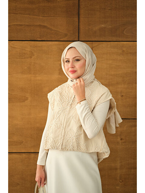 Locco Moda Kadın Gabardin Nakışlı Kısa Yelek Ekru - S000495241-19965