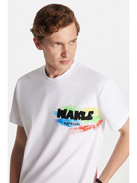 TUDORS Relax Fit Rahat Kesim Pamuklu Ön Ve Arka Baskı Ve Nakış Detaylı Bisiklet Yaka Beyaz Erkek Tişört - S000494355-20063