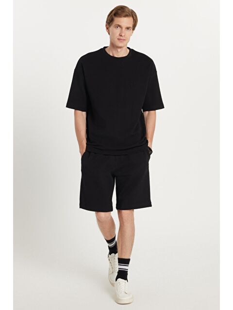 TUDORS Erkek Standart Fit %100 Pamuk Bisiklet Yaka Beli Bağcıklı Siyah Şort Takım - S000518691-19351