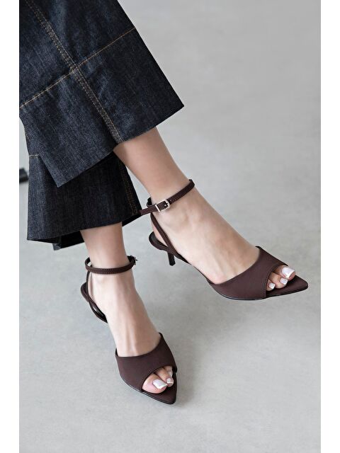 Straswans Noah Kadın Topuklu  Kumaş Sandalet Kahve
