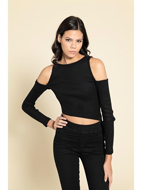 For You Moda Asimetrik Kol Detaylı Siyah Bluz - S000333522-19351