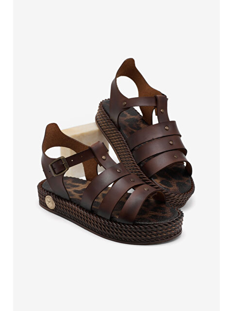 TONNY BLACK Kadın Taba Rahat Kalıp Şeritli Tokalı Sandalet