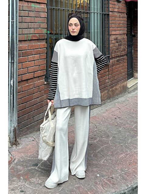 Lamelif Yan Çizgili Panço Tesettür Takım Krem - S000515416-19966