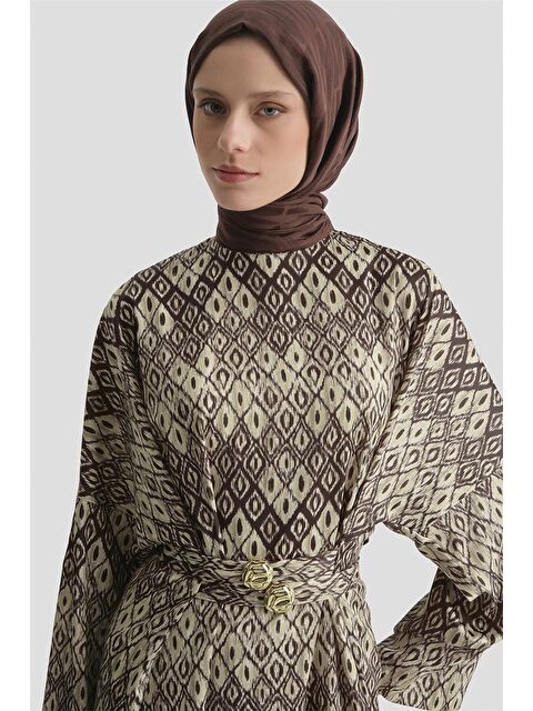 ARMİNE Toka Detaylı Desenli Elbise Kahve - S000512139-19413