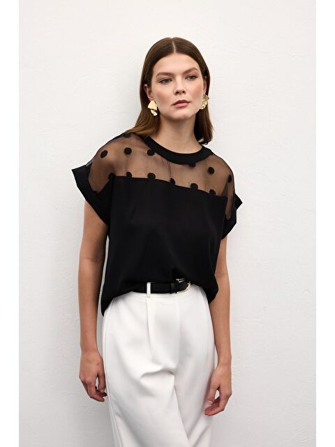 SATEEN Puantiye Detaylı Kısa Kollu Bluz - Siyah - S000506913-19351