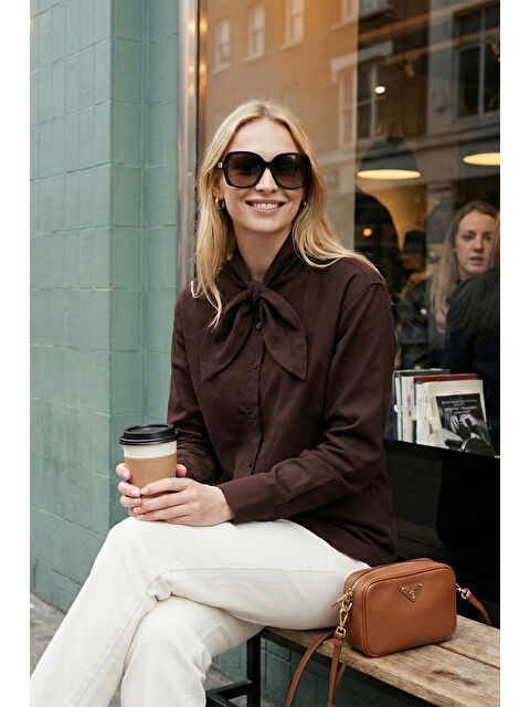 Lela Pamuklu Relaxed Fit Fiyonk Detaylı Yaka Gömlek 6925407 - S000500876-19413