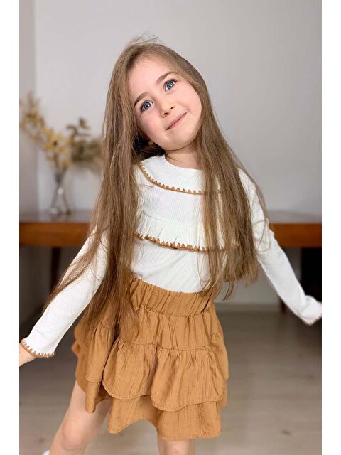 Riccotarz Kız Çocuk Bebe Yaka Göğsü Fırfırlı Fitilli Slim Kazak Üzeri Katkat Pliseli Kahverengi Etekli Takım - S000404280-19413