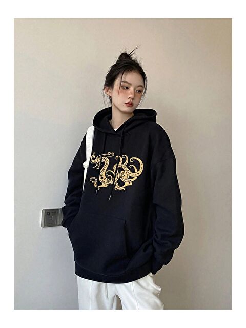 Trendseninle Kadın Siyah Dragon Pattern Baskılı Oversize Kapüşonlu Sweatshirt Hoodie - S000125726-19351