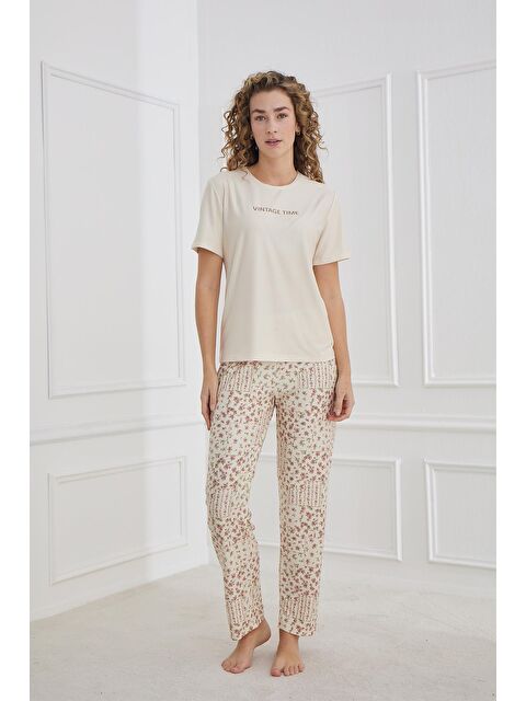 Kompedan Kadın Çiçek Desenli Bisiklet Yaka Pijama Takım | Bej 30102-1169 - S000389384-19928